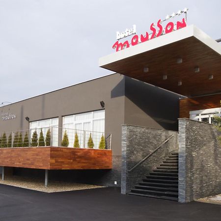 מיכלובצ'ה Hotel Mousson מראה חיצוני תמונה