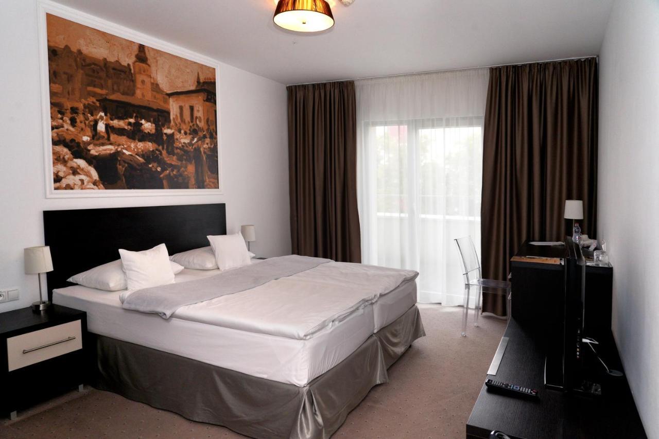 מיכלובצ'ה Hotel Mousson מראה חיצוני תמונה