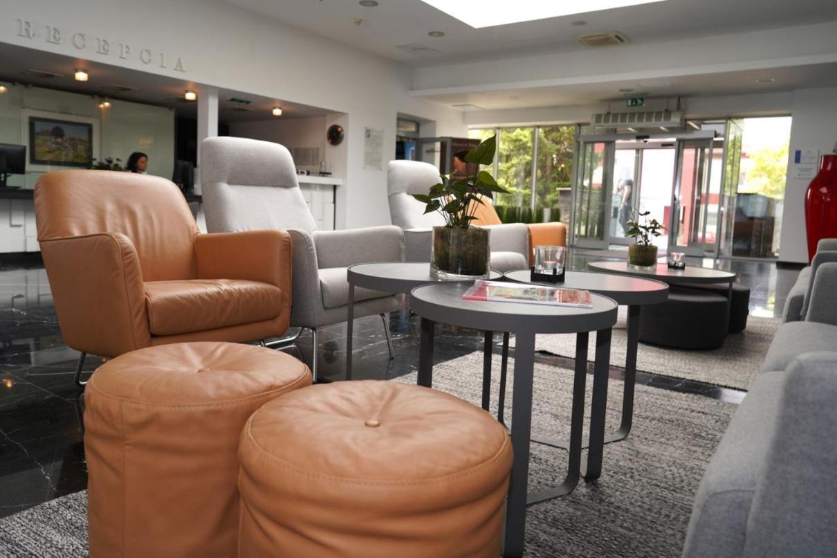 מיכלובצ'ה Hotel Mousson מראה חיצוני תמונה