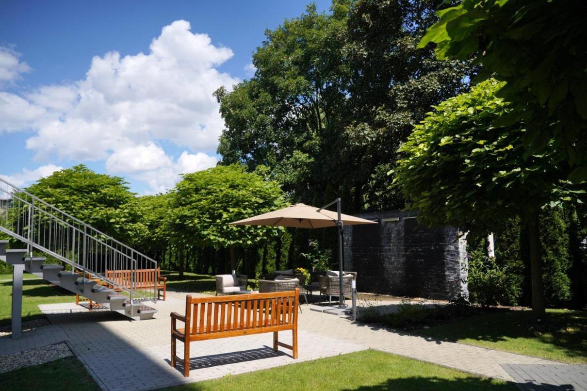 מיכלובצ'ה Hotel Mousson מראה חיצוני תמונה