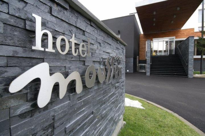 מיכלובצ'ה Hotel Mousson מראה חיצוני תמונה